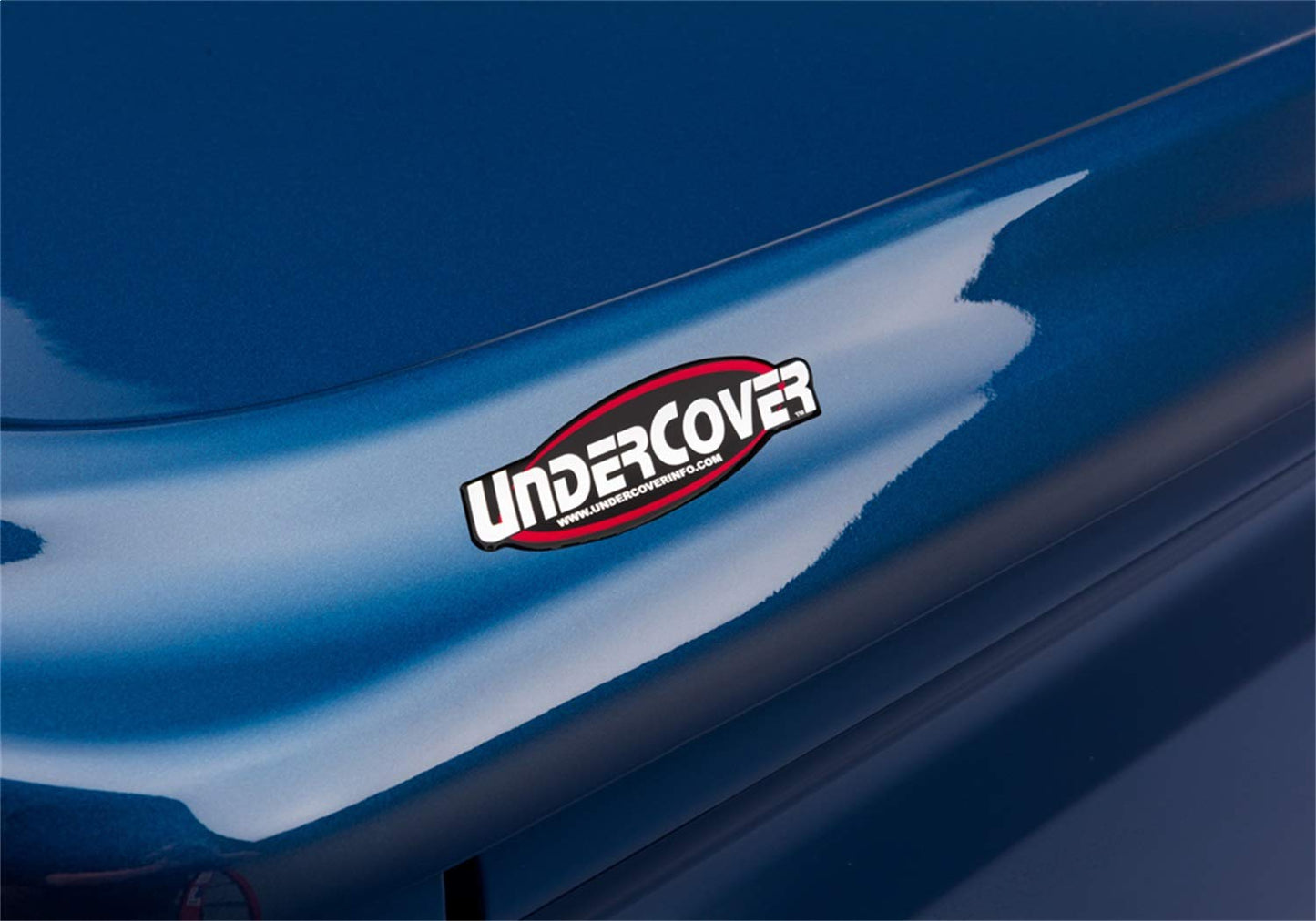 RealTruck UnderCover Lux One-Piece Truck Bed Tonneau Cover | UC2156L-UM | Fits 2015 - 2020 Ford F-150 Ext/Crew Cab (UM- Agate Black) 5' 7" Bed (67.1")