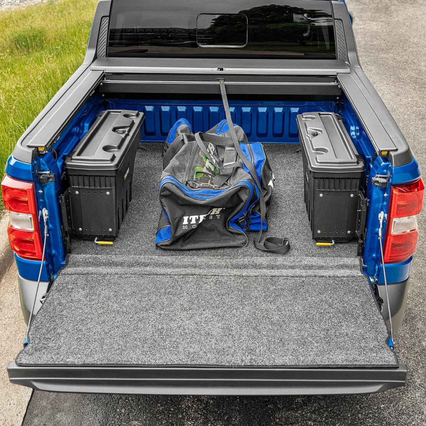 UnderCover SwingCase Truck Bed Storage Box | SC105D | Fits 2020 - 2023 Chevy/GMC Silverado/Sierra 2500/3500HD Drivers Side , Black