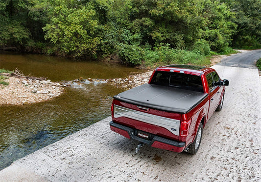 UnderCover SE One-Piece Truck Bed Tonneau Cover | UC2176 | Fits 2017 - 2023 Ford F-250/350 Super Duty 6' 10" Bed (81.9")