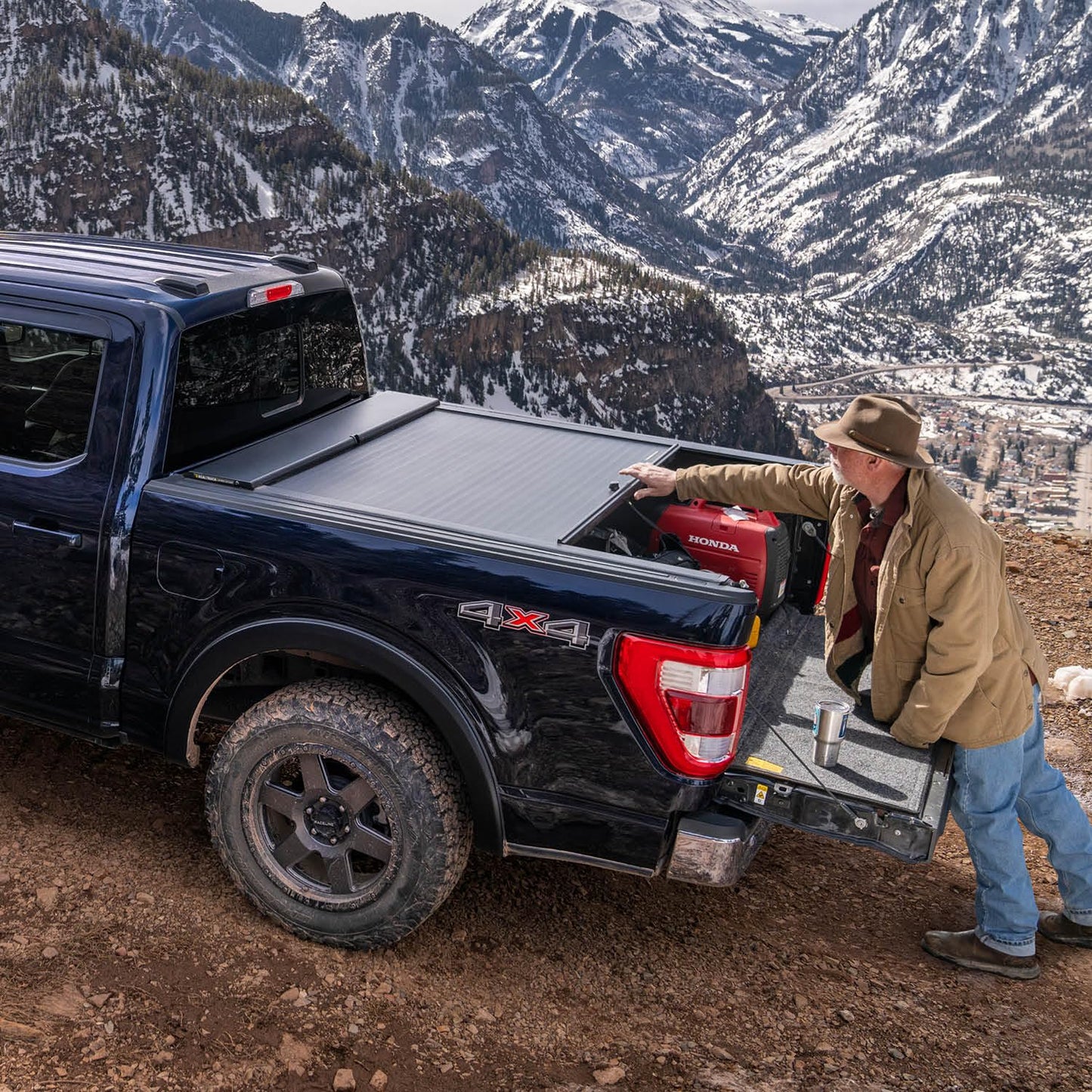 RealTruck Roll-N-Lock A-Series Retractable Truck Bed Tonneau Cover | BT261A | Fits 2015 - 2022 Chevy/GMC Colorado/Canyon 5' 2" Bed (61.7")